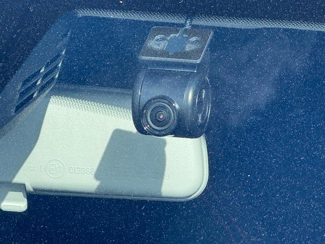 スイフトスポーツ ６ＡＴ　４型　バックアイカメラ付ナビ／ドラレコ／ＥＴＣ　ドライブレコーダー　バックカメラ　オートライト　Ｂｌｕｅｔｏｏｔｈ　純正ナビ　プッシュスタート　シートヒーター　オートエアコン　ＥＴＣ　スズキセーフティーサポート　衝突被害軽減システム　横滑り防止機能（22枚目）