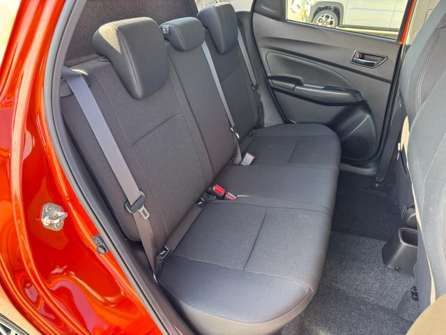 スイフトスポーツ ６ＡＴ　４型　バックアイカメラ付ナビ／ドラレコ／ＥＴＣ　ドライブレコーダー　バックカメラ　オートライト　Ｂｌｕｅｔｏｏｔｈ　純正ナビ　プッシュスタート　シートヒーター　オートエアコン　ＥＴＣ　スズキセーフティーサポート　衝突被害軽減システム　横滑り防止機能（24枚目）