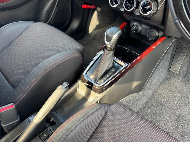 スイフトスポーツ ６ＡＴ　４型　バックアイカメラ付ナビ／ドラレコ／ＥＴＣ　ドライブレコーダー　バックカメラ　オートライト　Ｂｌｕｅｔｏｏｔｈ　純正ナビ　プッシュスタート　シートヒーター　オートエアコン　ＥＴＣ　スズキセーフティーサポート　衝突被害軽減システム　横滑り防止機能（32枚目）