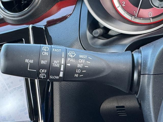 スイフトスポーツ ６ＡＴ　４型　バックアイカメラ付ナビ／ドラレコ／ＥＴＣ　ドライブレコーダー　バックカメラ　オートライト　Ｂｌｕｅｔｏｏｔｈ　純正ナビ　プッシュスタート　シートヒーター　オートエアコン　ＥＴＣ　スズキセーフティーサポート　衝突被害軽減システム　横滑り防止機能（34枚目）