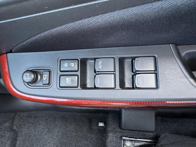 スイフトスポーツ ６ＡＴ　４型　バックアイカメラ付ナビ／ドラレコ／ＥＴＣ　ドライブレコーダー　バックカメラ　オートライト　Ｂｌｕｅｔｏｏｔｈ　純正ナビ　プッシュスタート　シートヒーター　オートエアコン　ＥＴＣ　スズキセーフティーサポート　衝突被害軽減システム　横滑り防止機能（44枚目）