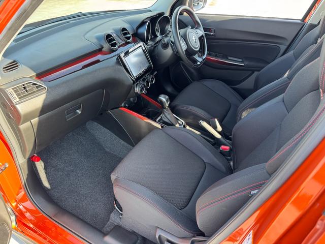 スイフトスポーツ ６ＡＴ　４型　バックアイカメラ付ナビ／ドラレコ／ＥＴＣ　ドライブレコーダー　バックカメラ　オートライト　Ｂｌｕｅｔｏｏｔｈ　純正ナビ　プッシュスタート　シートヒーター　オートエアコン　ＥＴＣ　スズキセーフティーサポート　衝突被害軽減システム　横滑り防止機能（47枚目）