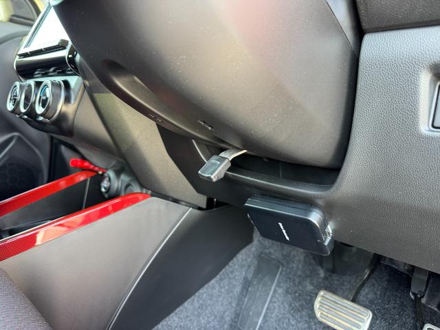 スイフトスポーツ ６ＡＴ　４型　バックアイカメラ付ナビ／ドラレコ／ＥＴＣ　ドライブレコーダー　バックカメラ　オートライト　Ｂｌｕｅｔｏｏｔｈ　純正ナビ　プッシュスタート　シートヒーター　オートエアコン　ＥＴＣ　スズキセーフティーサポート　衝突被害軽減システム　横滑り防止機能（52枚目）