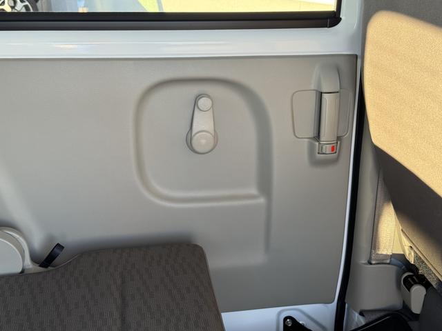 エブリイ PA 4WD 4AT 6型 スズキセーフティサポート オートライト スライドドア スズキセーフティーサポート 4WD 衝突被害軽減システム 横滑り防止機能 衝突安全ボディ エアコン パワステ(49枚目)