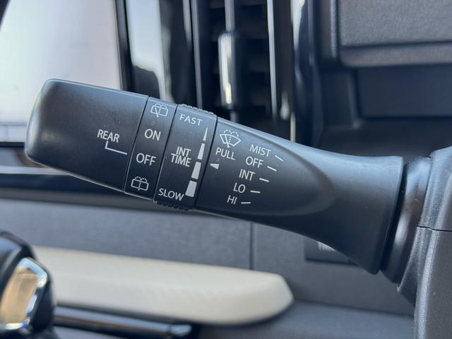 ソリオ HYBRID MX 全方位モニタ付ナビ/ETC 車検整備渡し 全方位モニター付ナビ オートライト 電動スライドドア(後席左) プッシュスタート シートヒーター オートエアコン スズキセーフティーサポート 衝突被害軽減システム アイドリングストップ 横滑り防止機能(35枚目)