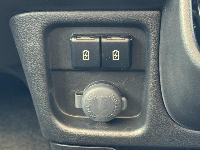 ソリオ HYBRID MX 全方位モニタ付ナビ/ETC 車検整備渡し 全方位モニター付ナビ オートライト 電動スライドドア(後席左) プッシュスタート シートヒーター オートエアコン スズキセーフティーサポート 衝突被害軽減システム アイドリングストップ 横滑り防止機能(41枚目)