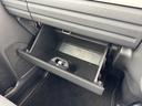 車検証入れなどが収納できるグローブボックス
