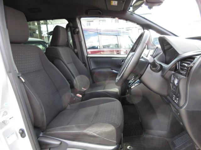 ノア G 7人乗り ドライブレコーダー バックカメラ付メモリーナビ ドライブレコーダー バックカメラ オートライト Bluetooth スライドドア 純正ナビ プッシュスタート シートヒーター オートエアコン ETC 衝突被害軽減システム アイドリングストップ(3枚目)