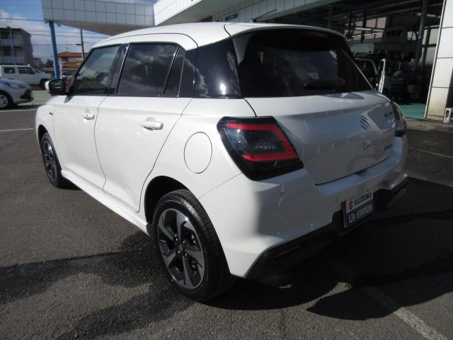 スイフト HYBRID MZ コネクト対応全方位カメラ付9インチナビ オートライト Bluetooth 純正ナビ プッシュスタート シートヒーター オートエアコン スズキセーフティーサポート 4WD 衝突被害軽減システム アイドリングストップ 横滑り防止機能(6枚目)