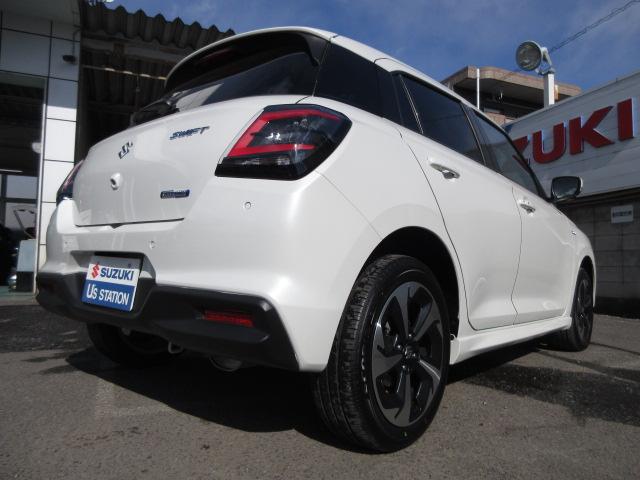 スイフト HYBRID MZ コネクト対応全方位カメラ付9インチナビ オートライト Bluetooth 純正ナビ プッシュスタート シートヒーター オートエアコン スズキセーフティーサポート 4WD 衝突被害軽減システム アイドリングストップ 横滑り防止機能(8枚目)