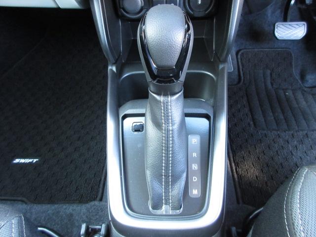 スイフト HYBRID MZ コネクト対応全方位カメラ付9インチナビ オートライト Bluetooth 純正ナビ プッシュスタート シートヒーター オートエアコン スズキセーフティーサポート 4WD 衝突被害軽減システム アイドリングストップ 横滑り防止機能(25枚目)