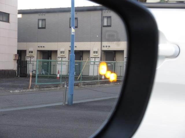 スイフト HYBRID MZ コネクト対応全方位カメラ付9インチナビ オートライト Bluetooth 純正ナビ プッシュスタート シートヒーター オートエアコン スズキセーフティーサポート 4WD 衝突被害軽減システム アイドリングストップ 横滑り防止機能(34枚目)