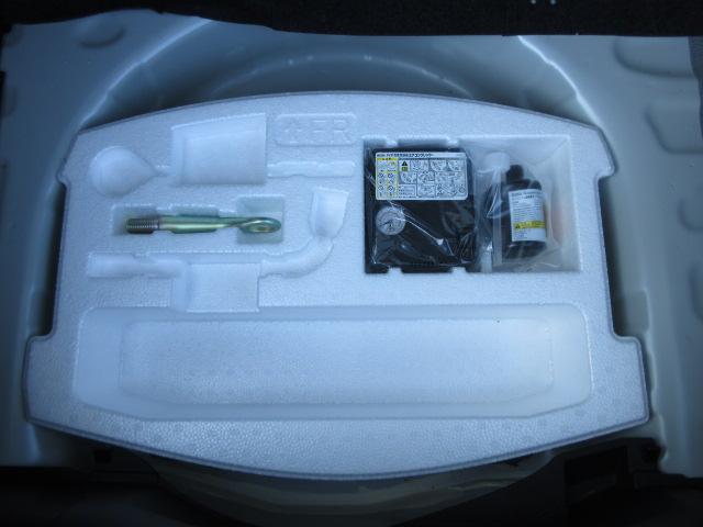 スイフト HYBRID MZ コネクト対応全方位カメラ付9インチナビ オートライト Bluetooth 純正ナビ プッシュスタート シートヒーター オートエアコン スズキセーフティーサポート 4WD 衝突被害軽減システム アイドリングストップ 横滑り防止機能(42枚目)