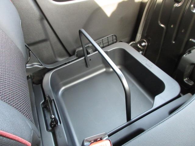 スペーシアカスタム カスタム　ＨＹＢＲＩＤ　ＸＳ　コネクト対応全方位カメラ付ナビ　オートライト　Ｂｌｕｅｔｏｏｔｈ　スライドドア　純正ナビ　プッシュスタート　シートヒーター　オートエアコン　スズキセーフティーサポート　衝突被害軽減システム　アイドリングストップ　横滑り防止機能（26枚目）