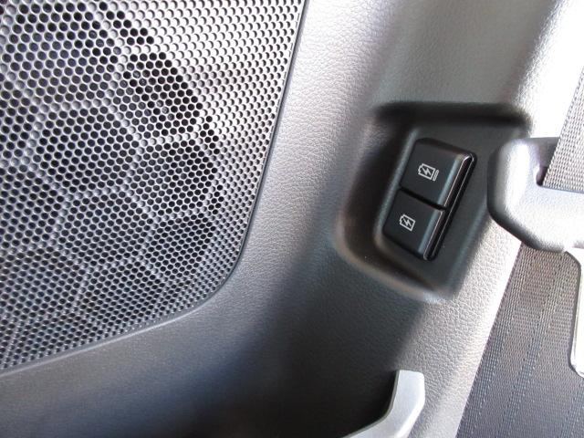 スペーシア ギア　ＨＹＢＲＩＤ　ＸＺターボ　全方位カメラ付ナビ装着車　オートライト　Ｂｌｕｅｔｏｏｔｈ　スライドドア　純正ナビ　プッシュスタート　シートヒーター　オートエアコン　スズキセーフティーサポート　衝突被害軽減システム　アイドリングストップ　横滑り防止機能（42枚目）