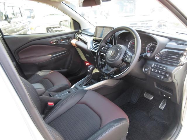 フロンクス ２ＷＤ　全方位カメラ付ナビ装着車　ＤＳＢＳＩＩ　１型　オートライト　Ｂｌｕｅｔｏｏｔｈ　純正ナビ　プッシュスタート　シートヒーター　オートエアコン　スズキセーフティーサポート　衝突被害軽減システム　アイドリングストップ　横滑り防止機能　衝突安全ボディ（2枚目）