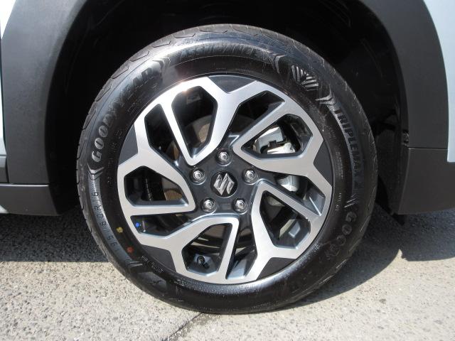 フロンクス ２ＷＤ　全方位カメラ付ナビ装着車　ＤＳＢＳＩＩ　１型　オートライト　Ｂｌｕｅｔｏｏｔｈ　純正ナビ　プッシュスタート　シートヒーター　オートエアコン　スズキセーフティーサポート　衝突被害軽減システム　アイドリングストップ　横滑り防止機能　衝突安全ボディ（12枚目）