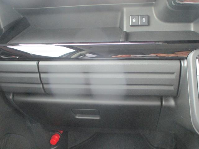 スペーシアカスタム カスタム　ＨＹＢＲＩＤ　ＸＳターボ　オートライト　スライドドア　プッシュスタート　シートヒーター　オートエアコン　スズキセーフティーサポート　衝突被害軽減システム　アイドリングストップ　衝突安全ボディ　盗難防止システム（21枚目）