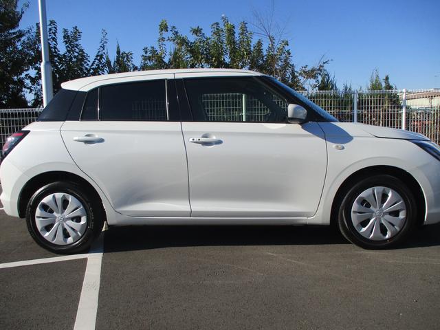 スイフト ＸＧ　デュアルセンサーブレーキサポート２　オートライト　プッシュスタート　シートヒーター　オートエアコン　スズキセーフティーサポート　衝突被害軽減システム　アイドリングストップ　衝突安全ボディ　盗難防止システム（4枚目）