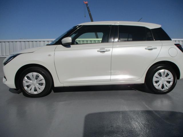 スイフト ＸＧ　デュアルセンサーブレーキサポート２　オートライト　プッシュスタート　シートヒーター　オートエアコン　スズキセーフティーサポート　衝突被害軽減システム　アイドリングストップ　衝突安全ボディ　盗難防止システム（5枚目）