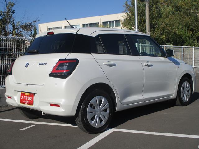 スイフト ＸＧ　デュアルセンサーブレーキサポート２　オートライト　プッシュスタート　シートヒーター　オートエアコン　スズキセーフティーサポート　衝突被害軽減システム　アイドリングストップ　衝突安全ボディ　盗難防止システム（8枚目）