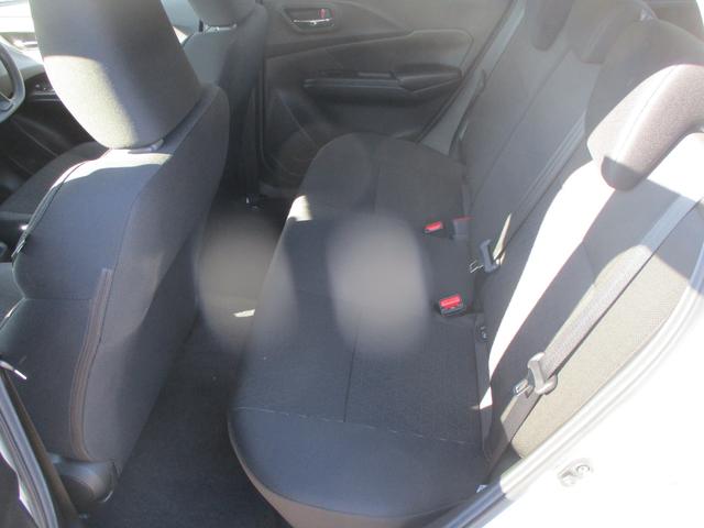 スイフト ＸＧ　デュアルセンサーブレーキサポート２　オートライト　プッシュスタート　シートヒーター　オートエアコン　スズキセーフティーサポート　衝突被害軽減システム　アイドリングストップ　衝突安全ボディ　盗難防止システム（13枚目）
