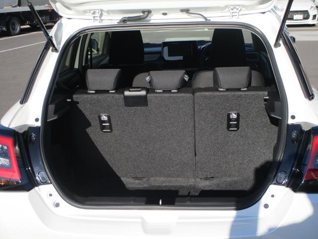 スイフト ＸＧ　デュアルセンサーブレーキサポート２　オートライト　プッシュスタート　シートヒーター　オートエアコン　スズキセーフティーサポート　衝突被害軽減システム　アイドリングストップ　衝突安全ボディ　盗難防止システム（17枚目）