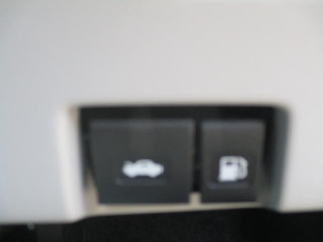 スイフト ＸＧ　デュアルセンサーブレーキサポート２　オートライト　プッシュスタート　シートヒーター　オートエアコン　スズキセーフティーサポート　衝突被害軽減システム　アイドリングストップ　衝突安全ボディ　盗難防止システム（27枚目）