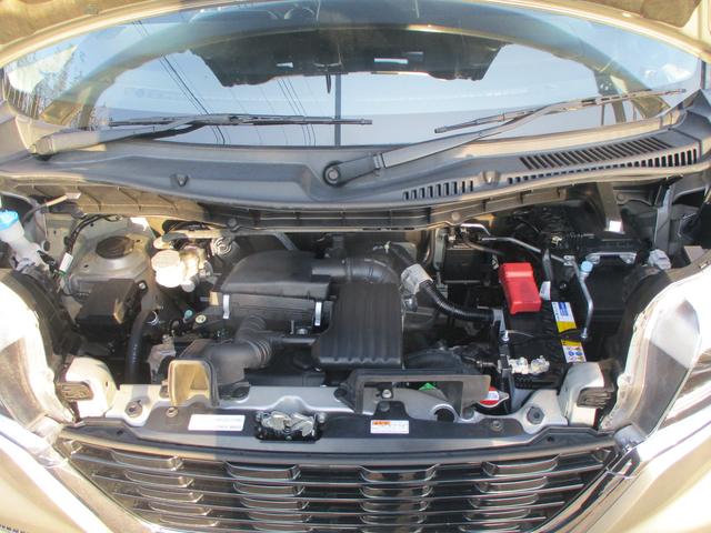 スペーシアカスタム カスタム HYBRID XS ナビゲーション付 バックカメラ オートライト スライドドア プッシュスタート 純正ナビ シートヒーター オートエアコン スズキセーフティーサポート 衝突被害軽減システム アイドリングストップ 衝突安全ボディ(17枚目)