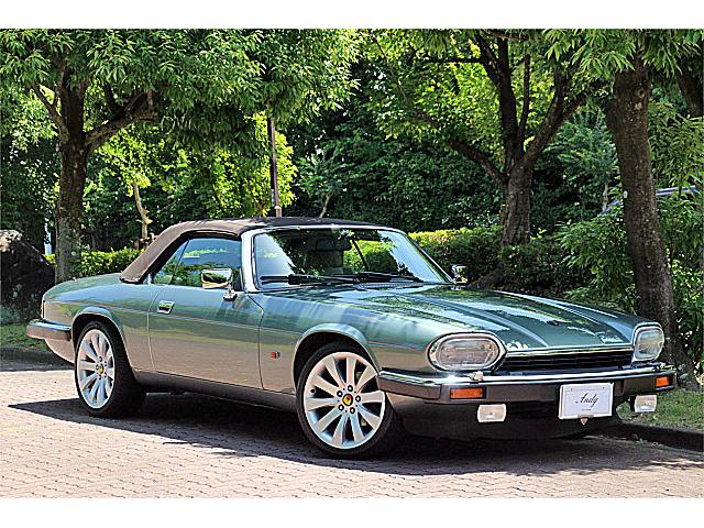 ジャガー ｘｊ ｓ ｖ１２コンバーチブル 名車ｅタイプのデザイナー マルコム セイヤーデザイン スポーツ性とラグジュアリー感が合わさった英国製の２ドアコンバーチブルの中古車 グーネット中古車