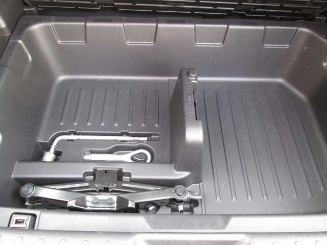 ジューク １５ＲＸ　Ｖセレクション　ナビ　Ｂカメラ　　衝突軽減ブレーキ（9枚目）