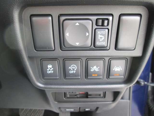 ジューク １５ＲＸ　Ｖセレクション　ナビ　Ｂカメラ　　衝突軽減ブレーキ（12枚目）