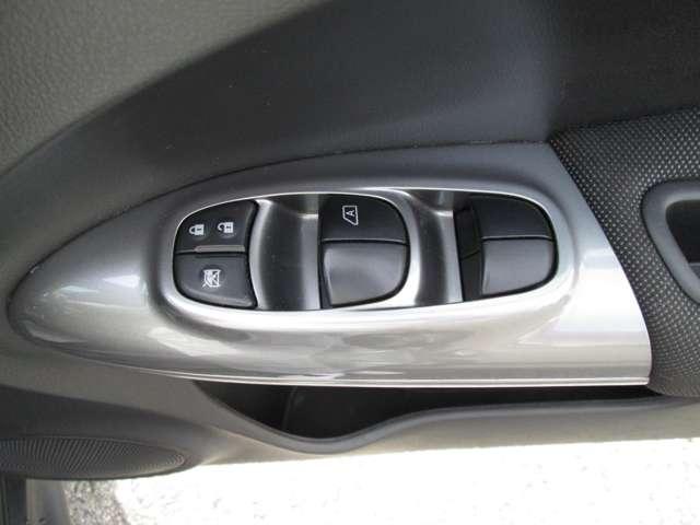 ジューク １５ＲＸ　Ｖセレクション　ナビ　Ｂカメラ　　衝突軽減ブレーキ（19枚目）