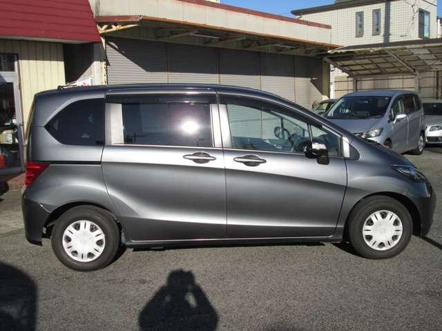 フリード Ｇ　ジャストセレクション　ナビＴＶ　Ｂカメラ　片側電動ドア　点検記録簿付（6枚目）