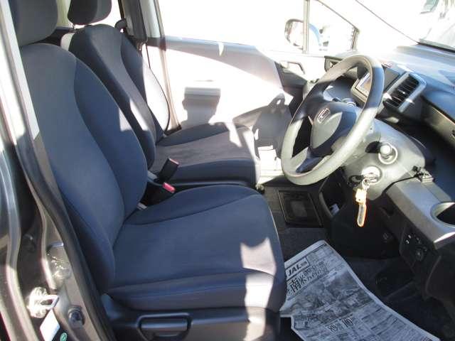 フリード Ｇ　ジャストセレクション　ナビＴＶ　Ｂカメラ　片側電動ドア　点検記録簿付（13枚目）