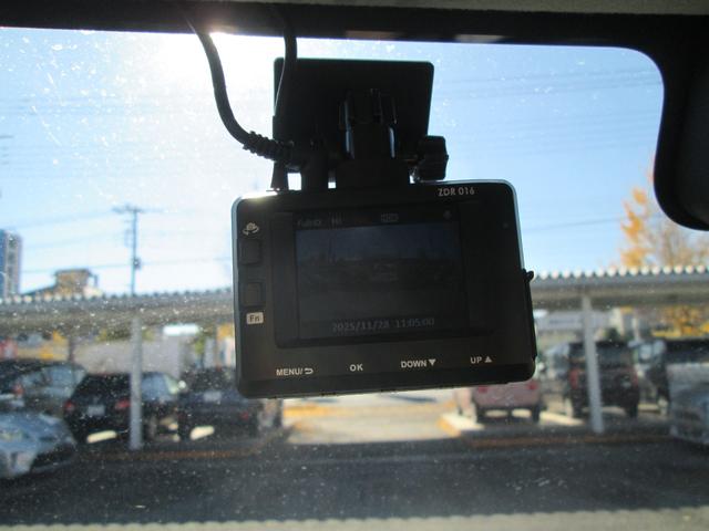 スペーシアカスタム ハイブリッドＸＳターボ　コムテックドライブレコーダー前後　ＥＴＣ　前後誤発進抑制機能　ＡＣ　リアコーナーセンサー　オートＬＥＤ　盗難防止　衝突安全ボディ　スマートキー付　ＥＳＣ　フルフラットシート　ＬＥＤ　ナビＴＶ　クルコン（21枚目）