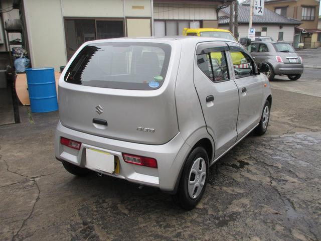 アルト Ｆ　エコアイドル　セキュリティ　ダブルエアバック　安全ボディ　キーレスエントリーシステム　横滑防止　パワステ　運転席エアバッグ　ＡＣ　ＡＢＳ　クリアランスソナー　オートハイビーム　パワーウインドー（11枚目）