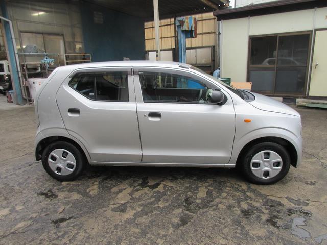 アルト Ｆ　エコアイドル　セキュリティ　ダブルエアバック　安全ボディ　キーレスエントリーシステム　横滑防止　パワステ　運転席エアバッグ　ＡＣ　ＡＢＳ　クリアランスソナー　オートハイビーム　パワーウインドー（12枚目）