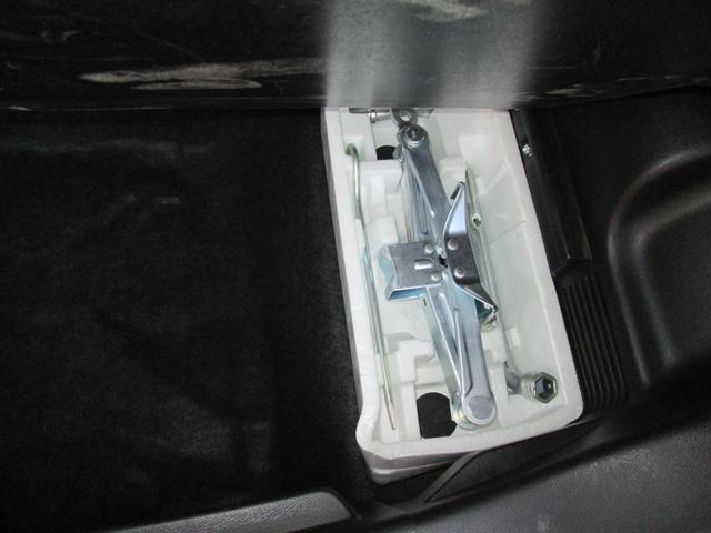 ソリオ ハイブリッドＭＺ　運転席側シートヒーター　スマキー　キーフリー　セキュリティー　サイドエアバック　パワステ　Ｗエアバック　横滑防止　運転席エアバック　パワーウィンドウ　衝突安全ボディ　ＡＢＳ　ナビＴＶ　ＳＤナビ（31枚目）