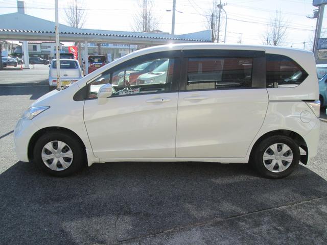 フリード ＧＨ　キーフリー　ＡＣ　盗難防止装置　ナビＴＶ　ＳＲＳ　Ｗエアバッグ　横滑り防止機能　パワーウィンドウ　パワーステアリング　ワンセグ　スマートキー　ＨＤＤナビ　ＡＢＳ（3枚目）