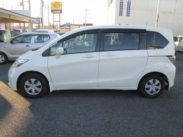 フリード ＧＨ　キーフリー　ＡＣ　盗難防止装置　ナビＴＶ　ＳＲＳ　Ｗエアバッグ　横滑り防止機能　パワーウィンドウ　パワーステアリング　ワンセグ　スマートキー　ＨＤＤナビ　ＡＢＳ（6枚目）