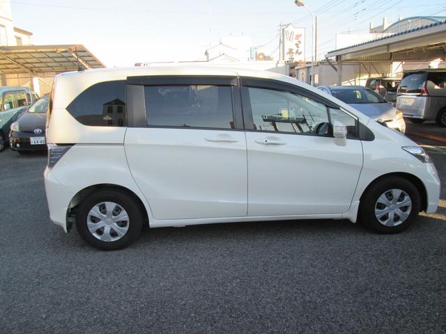 フリード ＧＨ　キーフリー　ＡＣ　盗難防止装置　ナビＴＶ　ＳＲＳ　Ｗエアバッグ　横滑り防止機能　パワーウィンドウ　パワーステアリング　ワンセグ　スマートキー　ＨＤＤナビ　ＡＢＳ（10枚目）