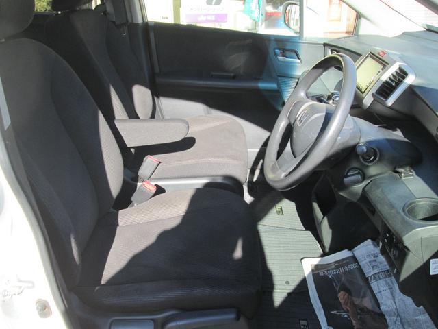 フリード ＧＨ　キーフリー　ＡＣ　盗難防止装置　ナビＴＶ　ＳＲＳ　Ｗエアバッグ　横滑り防止機能　パワーウィンドウ　パワーステアリング　ワンセグ　スマートキー　ＨＤＤナビ　ＡＢＳ（19枚目）