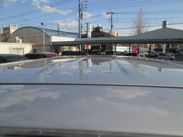 セレナ ２０Ｇ　Ｓ－ハイブリッド　オートクルーズ　盗難防止システム　ＡＢＳ　リアエアコン　衝突安全ボディ　ＳＤ　ナビＴＶ　Ｗエアバック　３列シート　スマートキー　エアバッグ　パワーウインドウ　キーレスエントリーキー　フルフラット（25枚目）