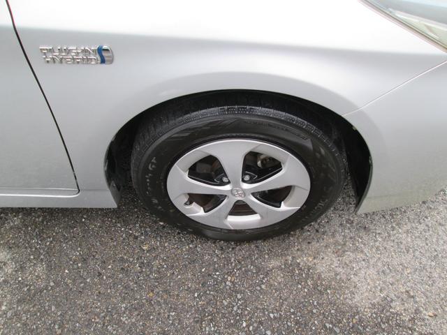 プリウスＰＨＶ Ｓ　運転席エアバッグ　イモビライザー　ナビＴＶ　ワンセグＴＶ　カーテンエアバッグ　パワーウインドウ　ＥＴＣ　パワステ　オートエアコン　Ｗエアバッグ　ＡＢＳ　衝突安全ボディ　ＳＤ（12枚目）