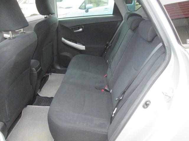 プリウスＰＨＶ Ｓ　運転席エアバッグ　イモビライザー　ナビＴＶ　ワンセグＴＶ　カーテンエアバッグ　パワーウインドウ　ＥＴＣ　パワステ　オートエアコン　Ｗエアバッグ　ＡＢＳ　衝突安全ボディ　ＳＤ（27枚目）