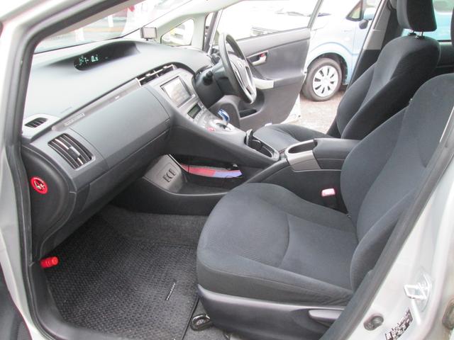 プリウスＰＨＶ Ｓ　運転席エアバッグ　イモビライザー　ナビＴＶ　ワンセグＴＶ　カーテンエアバッグ　パワーウインドウ　ＥＴＣ　パワステ　オートエアコン　Ｗエアバッグ　ＡＢＳ　衝突安全ボディ　ＳＤ（30枚目）