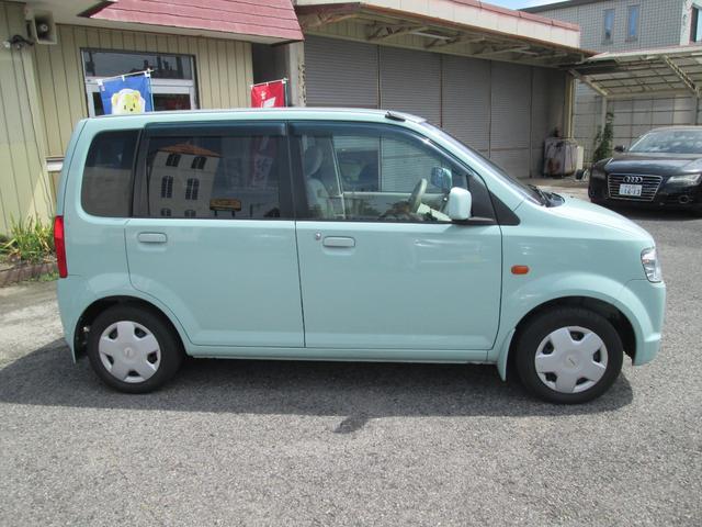 Ｓ　運転席エアバッグ　パワーウインド　運転席助手席エアバッグ　盗難防止装置　ＡＣ　フルフラット　パワステ　キーレス　衝突安全ボディ　ＡＢＳ（画像4）