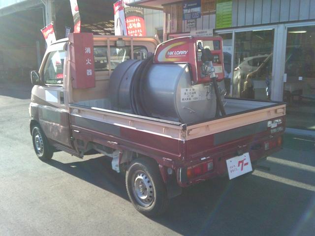 アクティトラック 　４ＷＤ　４３０Ｌタンクローリー　タンク検査付き　デジタルメーター　エアコン・パワステ付き　運転席側エアバッグ付き　５速ＭＴ（6枚目）