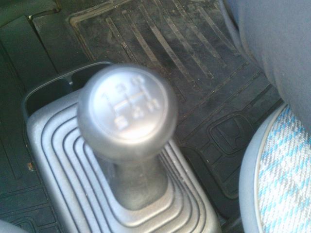 アクティトラック 　４ＷＤ　４３０Ｌタンクローリー　タンク検査付き　デジタルメーター　エアコン・パワステ付き　運転席側エアバッグ付き　５速ＭＴ（32枚目）